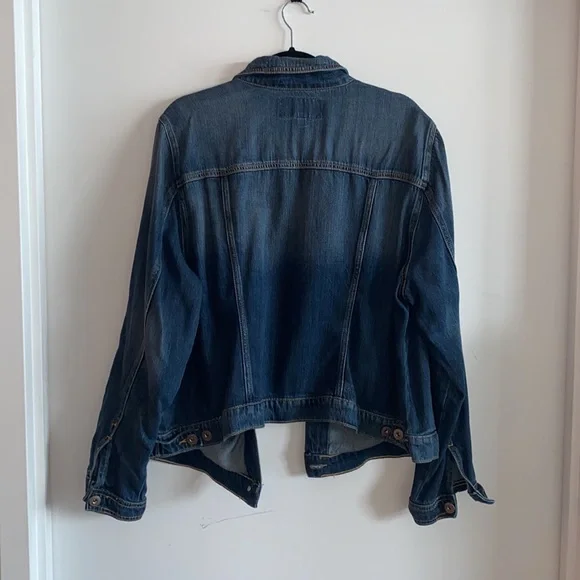 Torrid Denim Trucker Jacket Medium Wash - Picture 5 of 5
